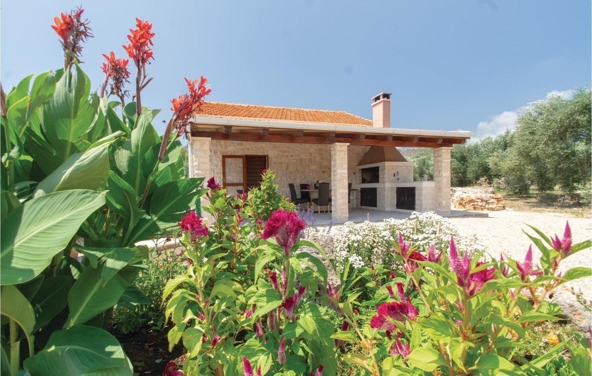Awesome Home In Smokvica With Kitchen Exterior photo